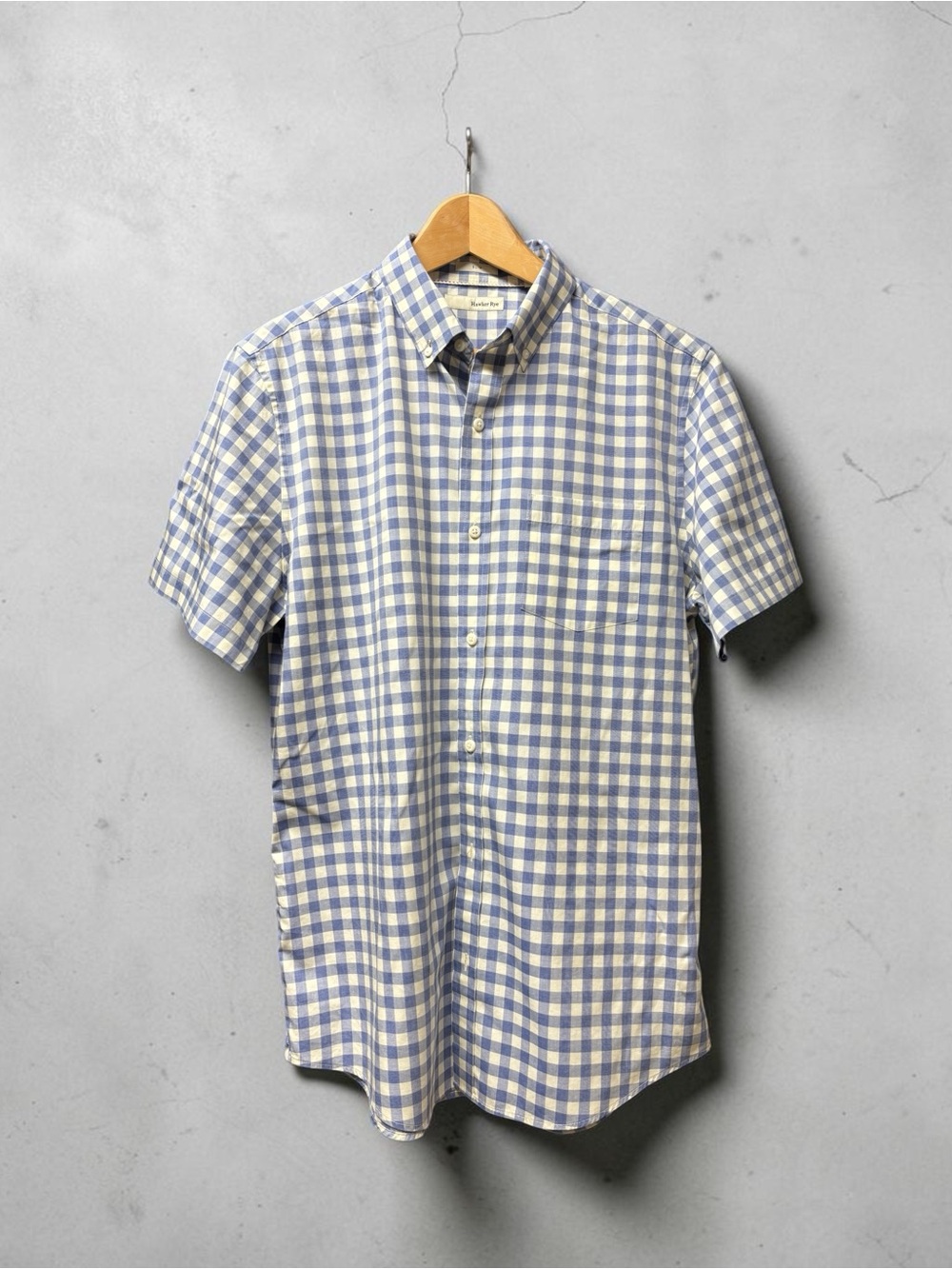 Short-Sleeve Gingham Button-Down Shirt in Blue and White